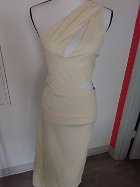 NWOT Zara Cream Asymmetrical One-Shoulder Cutout Dress